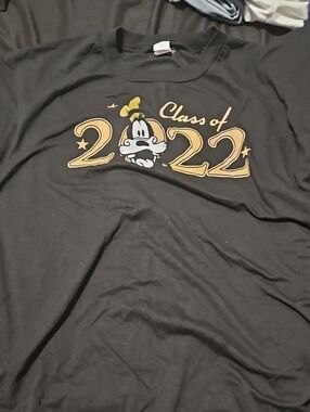 Disney Black Kids Short Sleeve Tee with Gold 'Class of 2022' Goofy Graphic